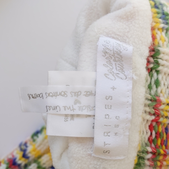 HBC Stripes Pom Pom Toque and Mitts - Picture 10 of 15